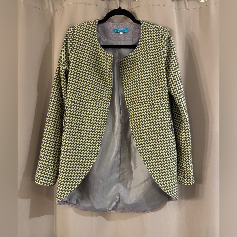 Stylish Women's Green Buttons  Jacket